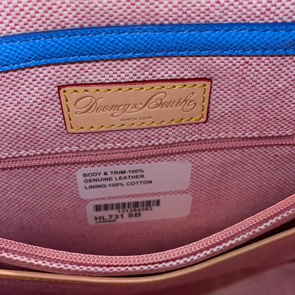 Dooney & Bourke handbag with shoulder strap, key chain, and small coin holder. - Picture 16 of 16